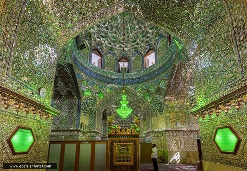 معماری داخلی امام زاده علی بن حمزه شیراز 